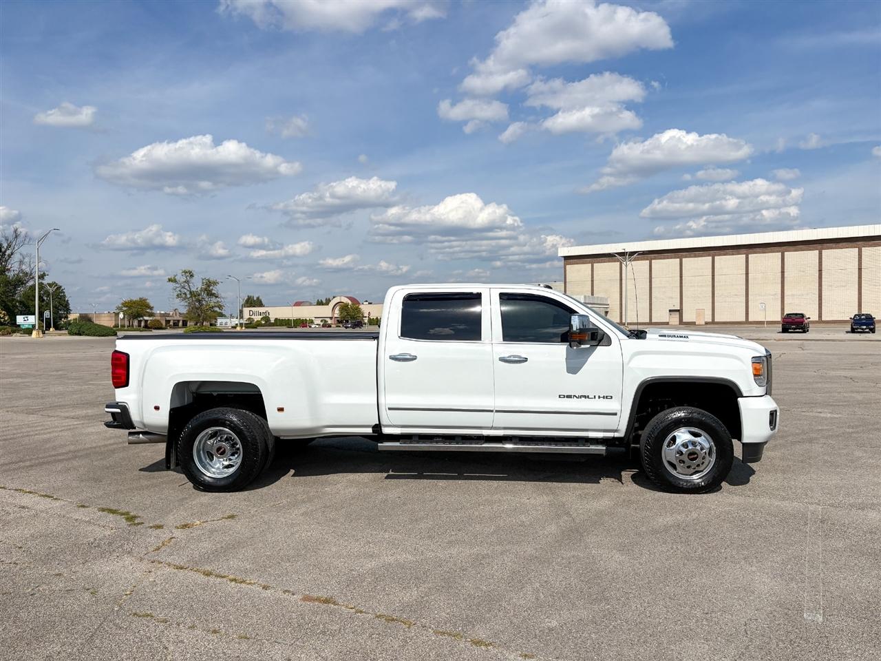 GMC Sierra 3500HD Denali Crew Cab 4WD 2017