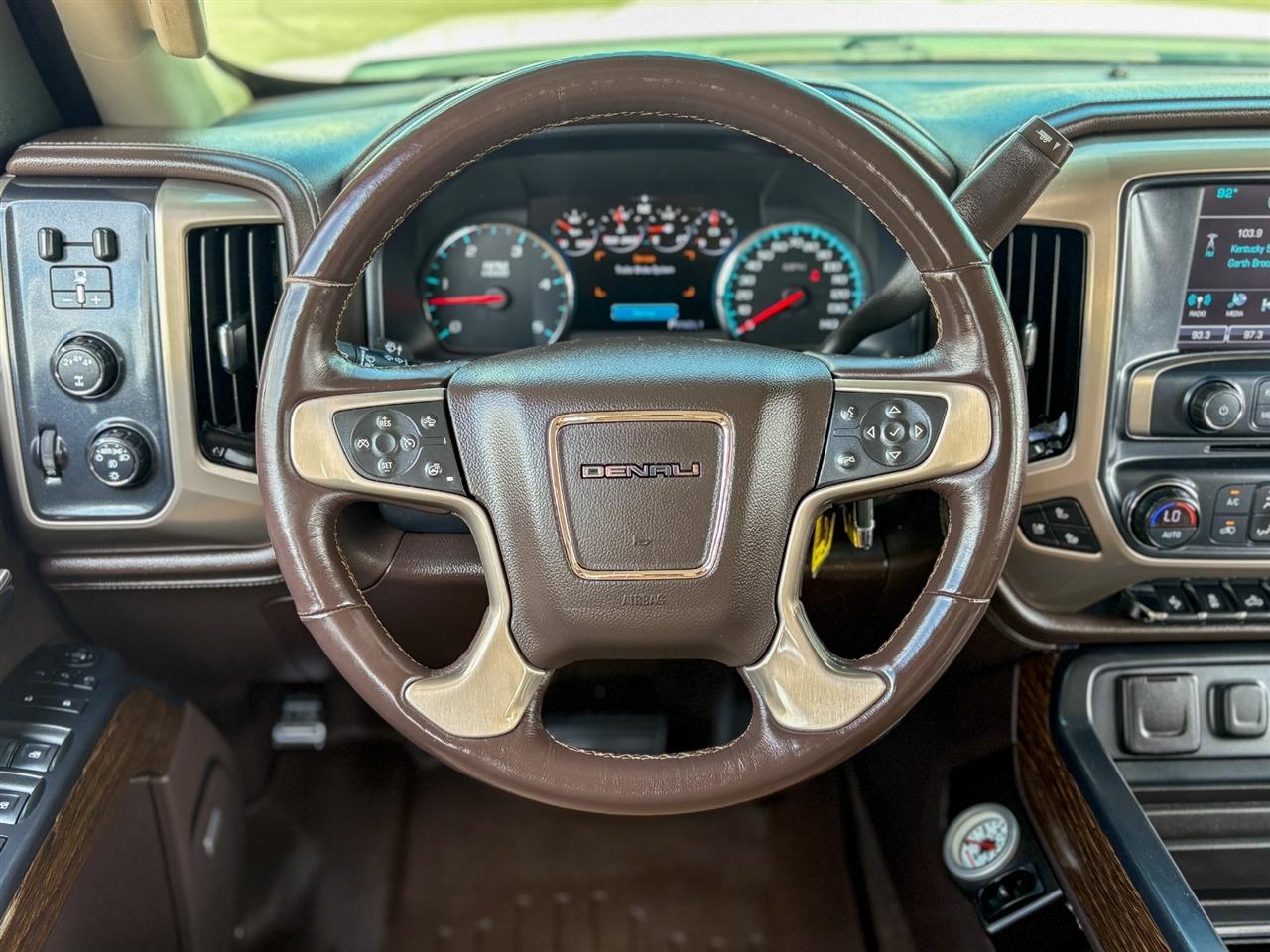 GMC Sierra 3500HD Denali Crew Cab 4WD 2017
