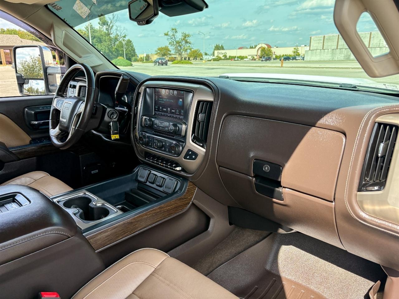 GMC Sierra 3500HD Denali Crew Cab 4WD 2017