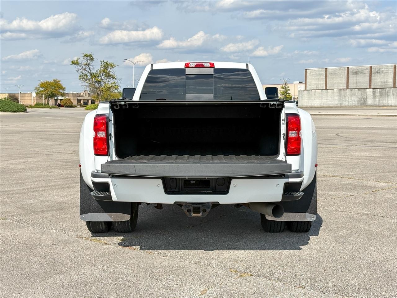 GMC Sierra 3500HD Denali Crew Cab 4WD 2017