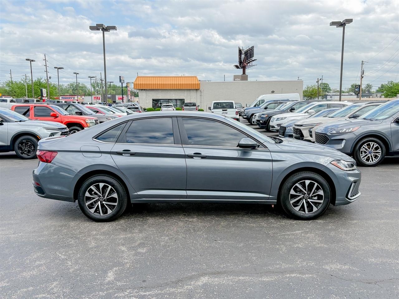 Volkswagen Jetta  2025