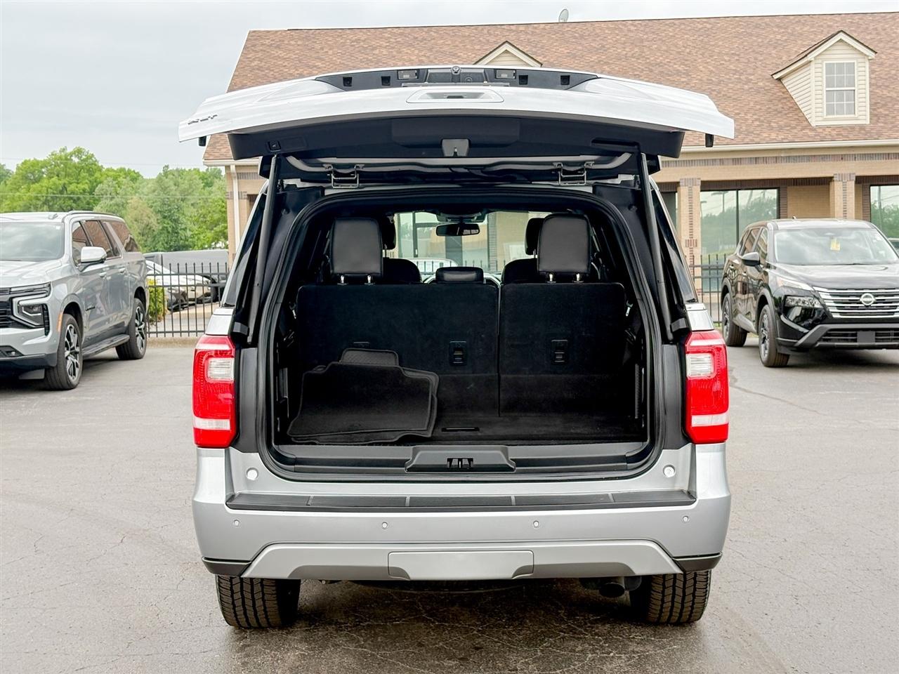 Ford Expedition XLT 4WD 2020