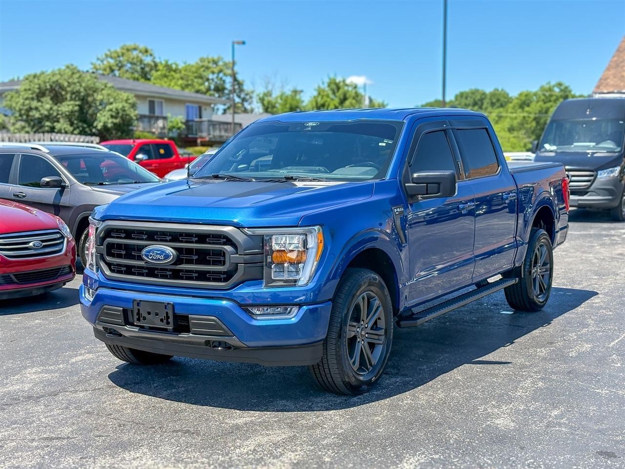 Ford F-150 XLT SuperCrew 4WD 2022
