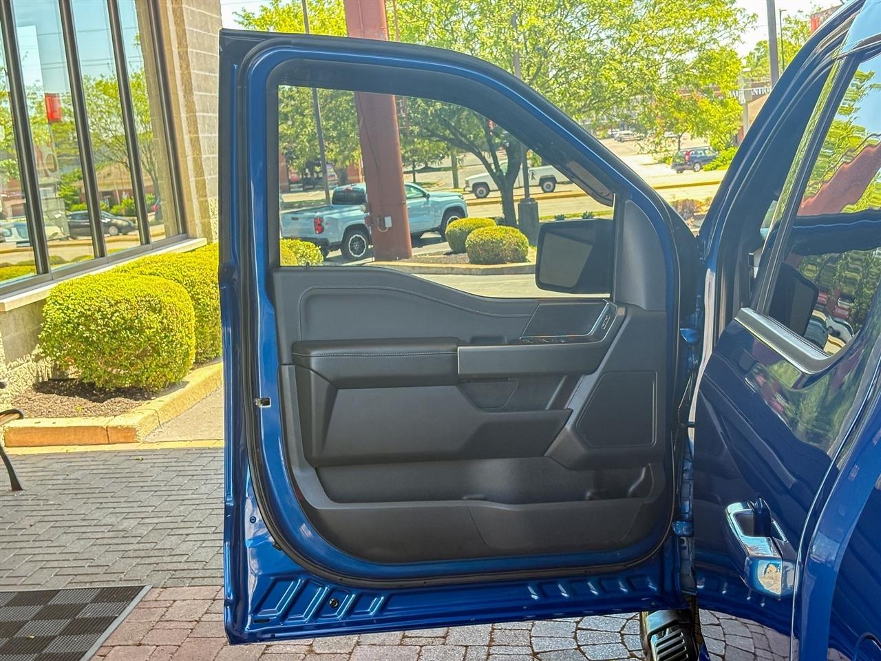 Ford F-150 XLT SuperCrew 4WD 2022
