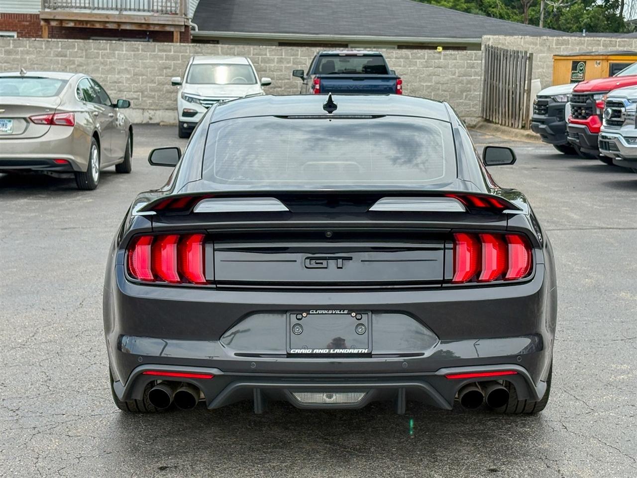 Ford Mustang  2022