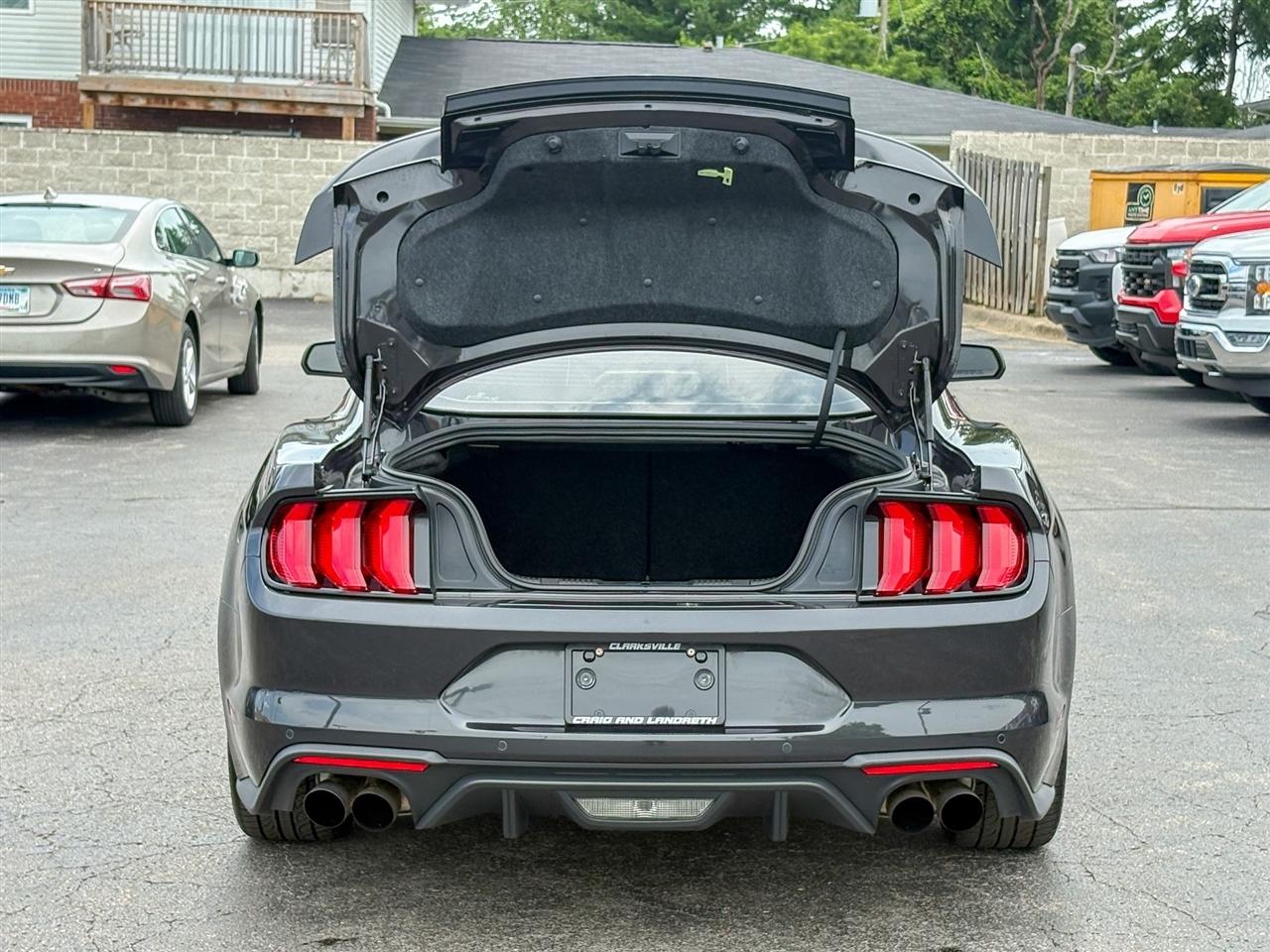 Ford Mustang  2022