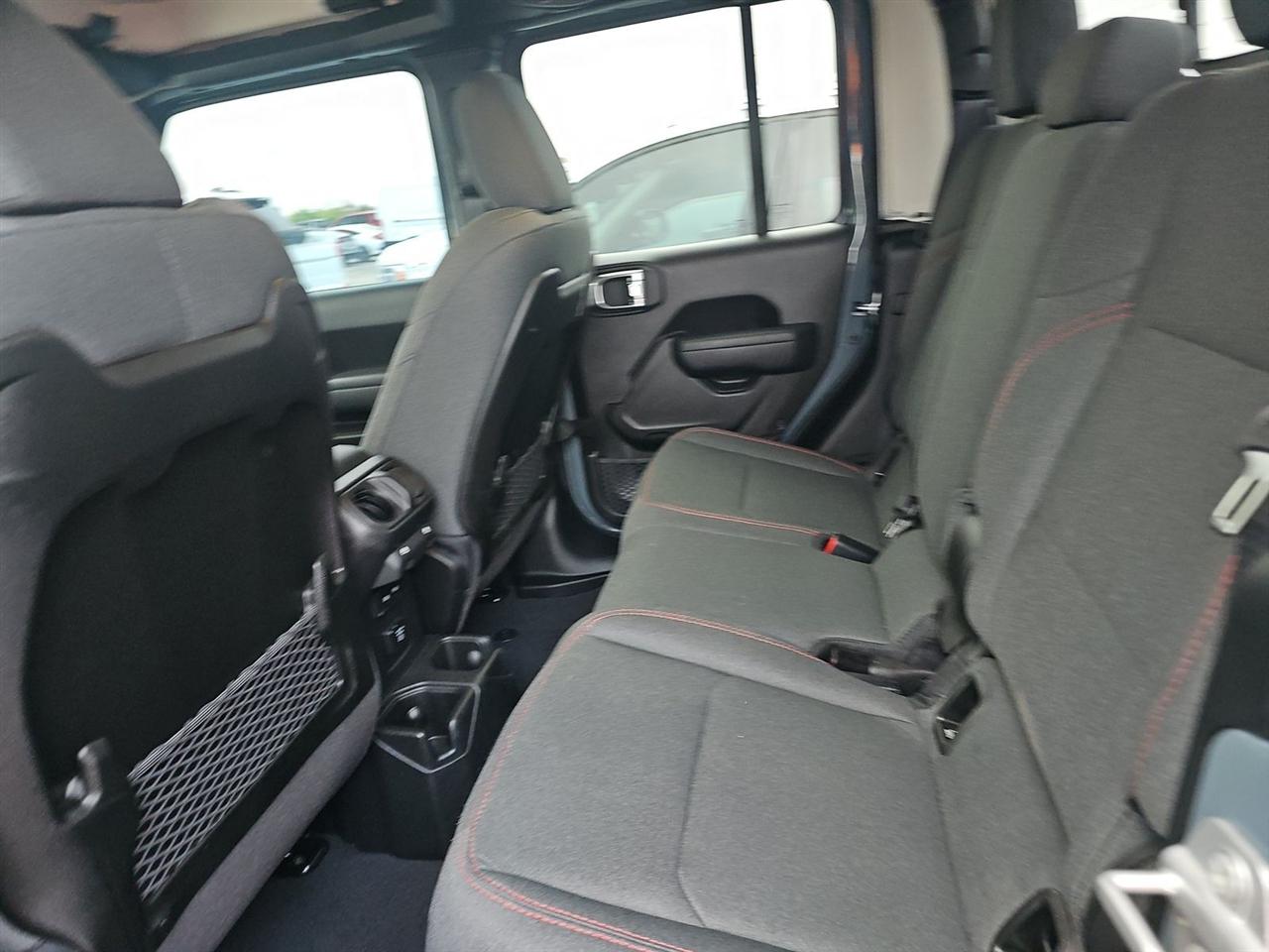 Jeep Gladiator  2025