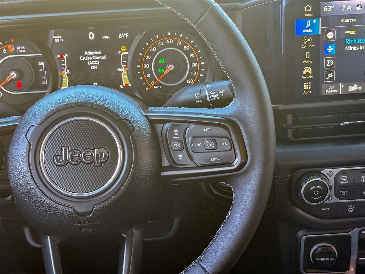 Jeep Gladiator  2025