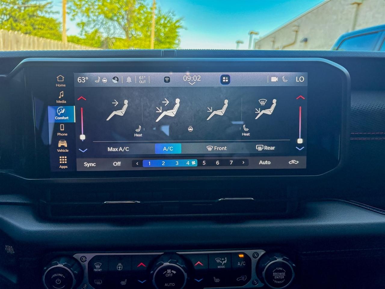 Jeep Gladiator  2025