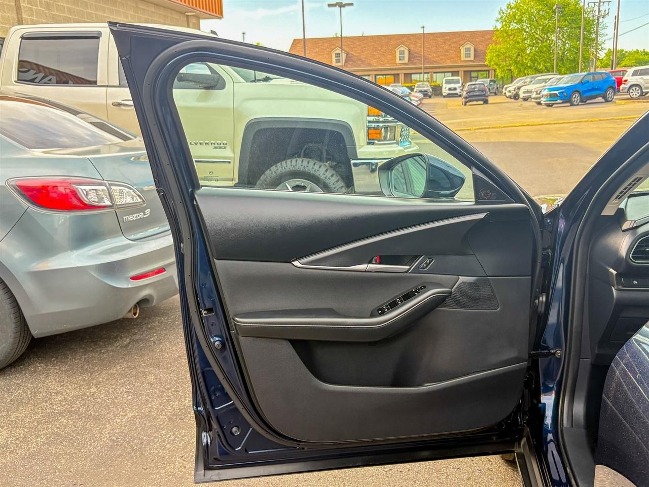 Mazda CX-30  2025