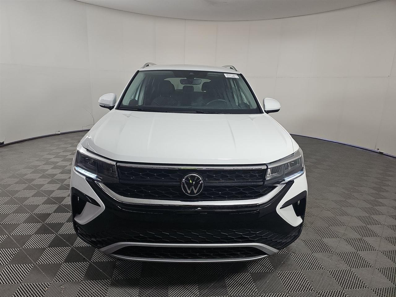 Volkswagen Taos  2024