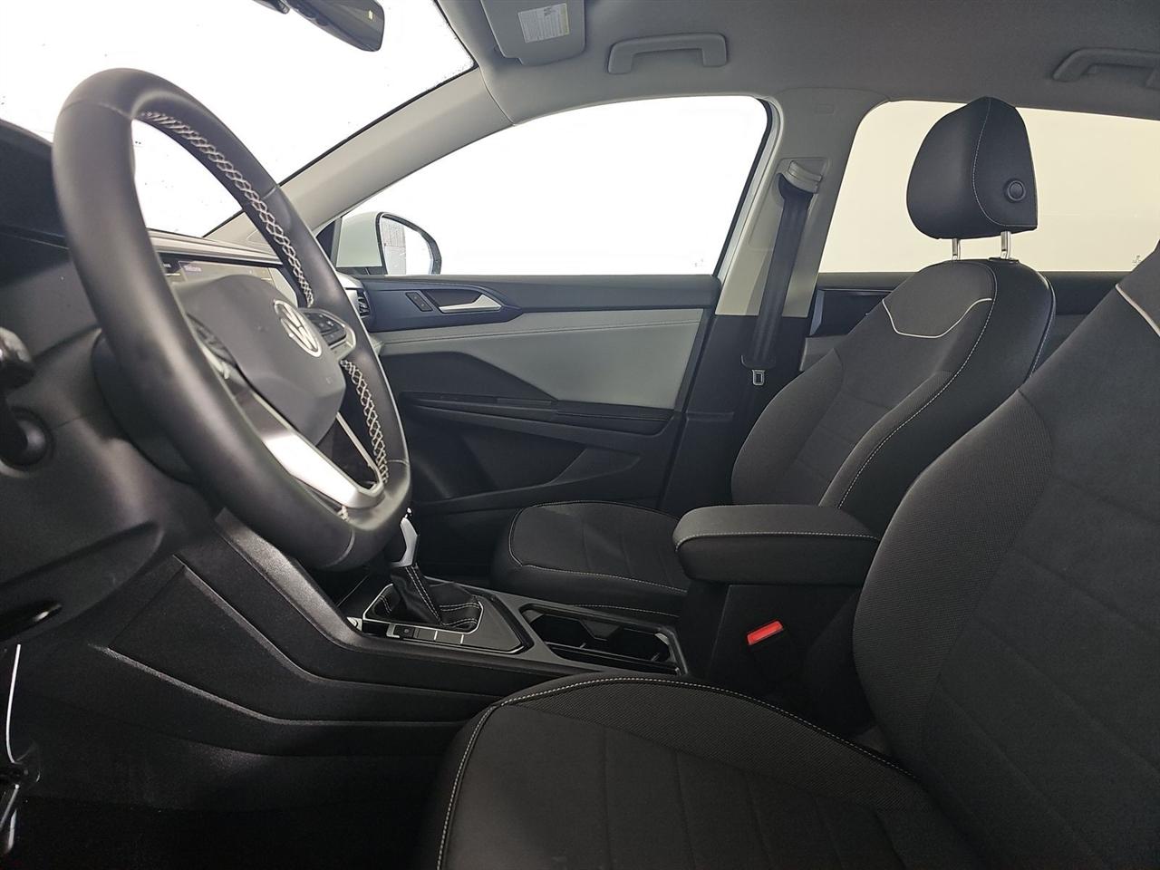 Volkswagen Taos  2024