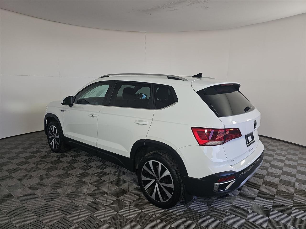 Volkswagen Taos  2024