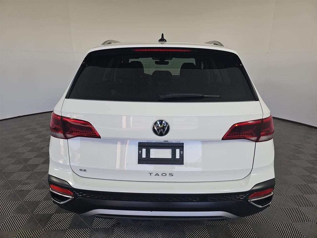 Volkswagen Taos  2024