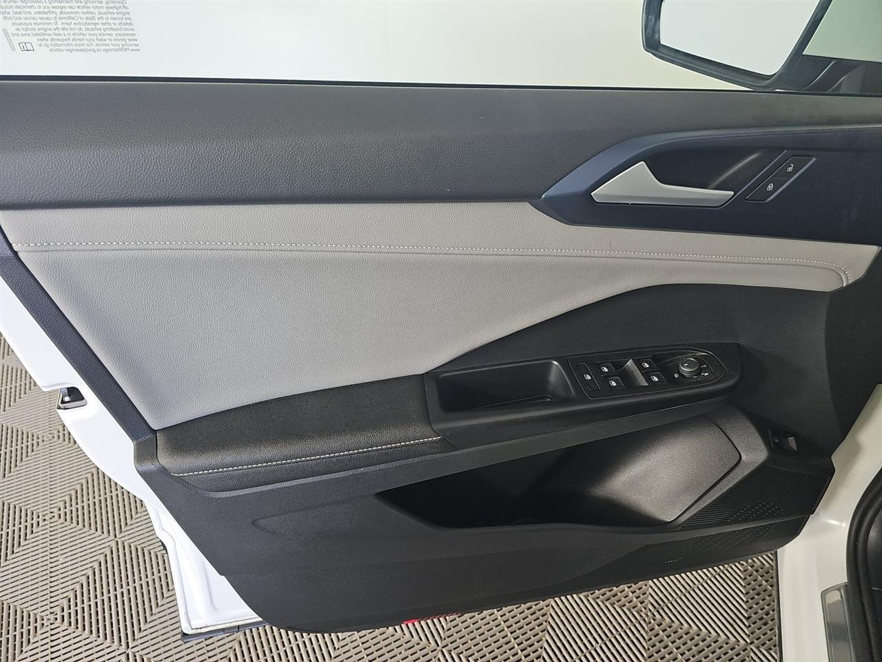 Volkswagen Taos  2024