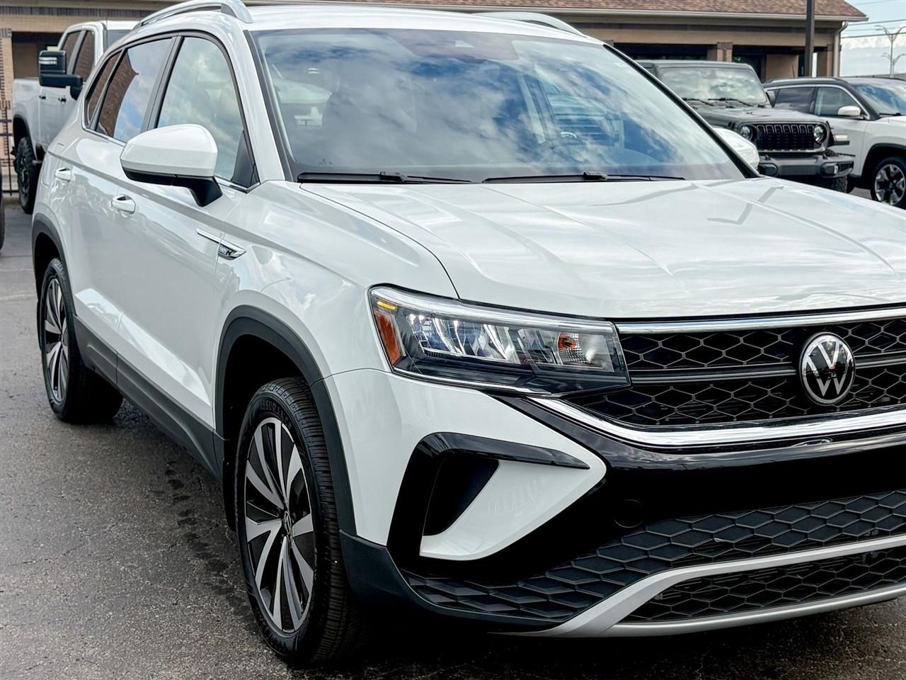 Volkswagen Taos  2024