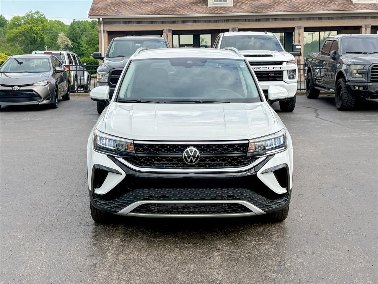 Volkswagen Taos  2024