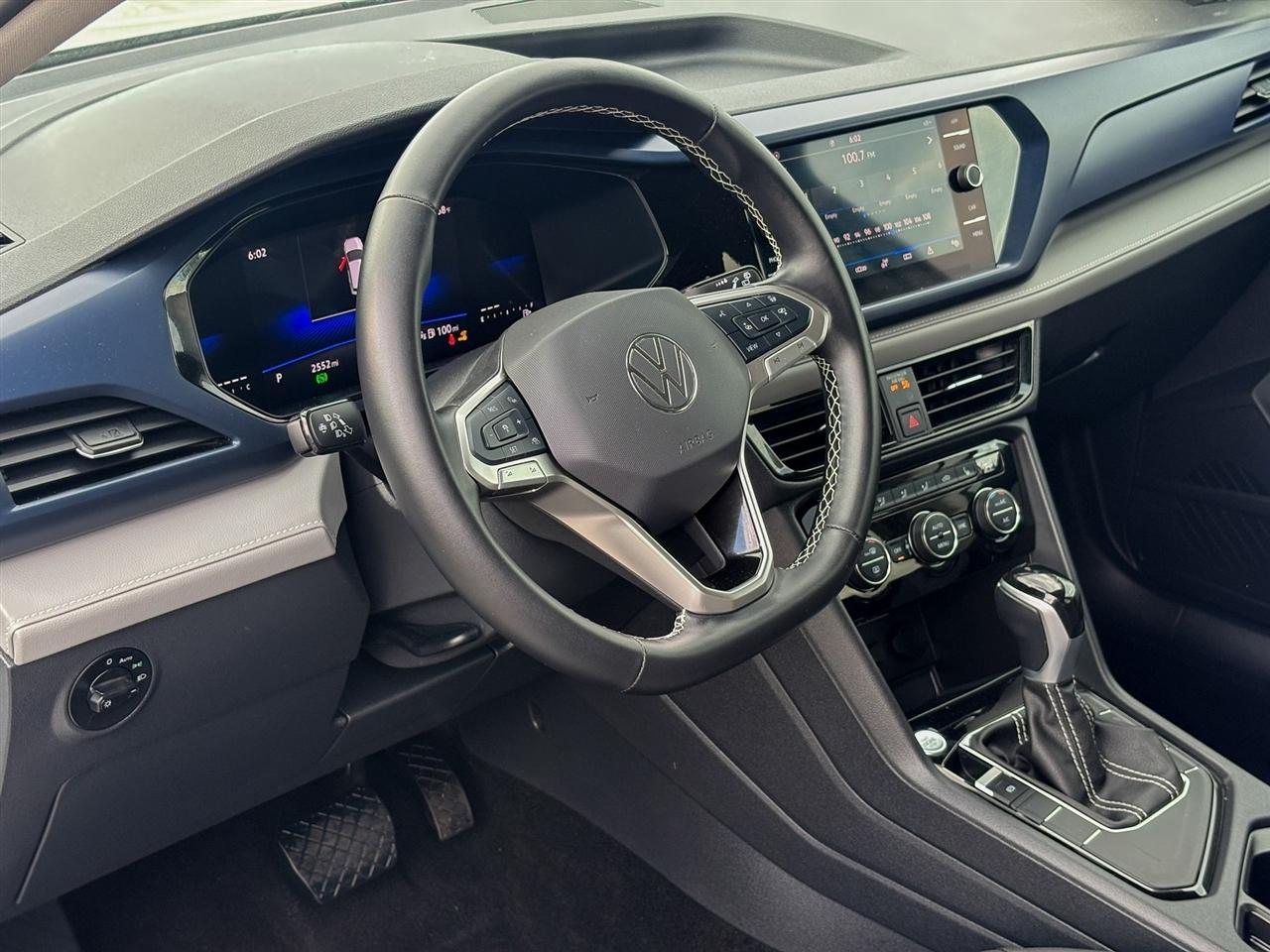Volkswagen Taos  2024