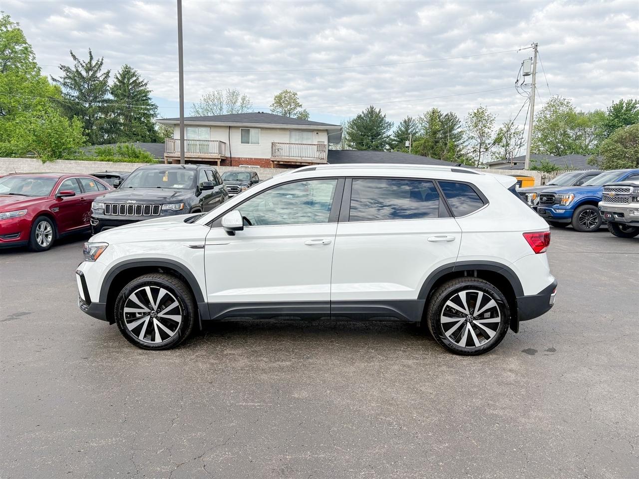 Volkswagen Taos  2024