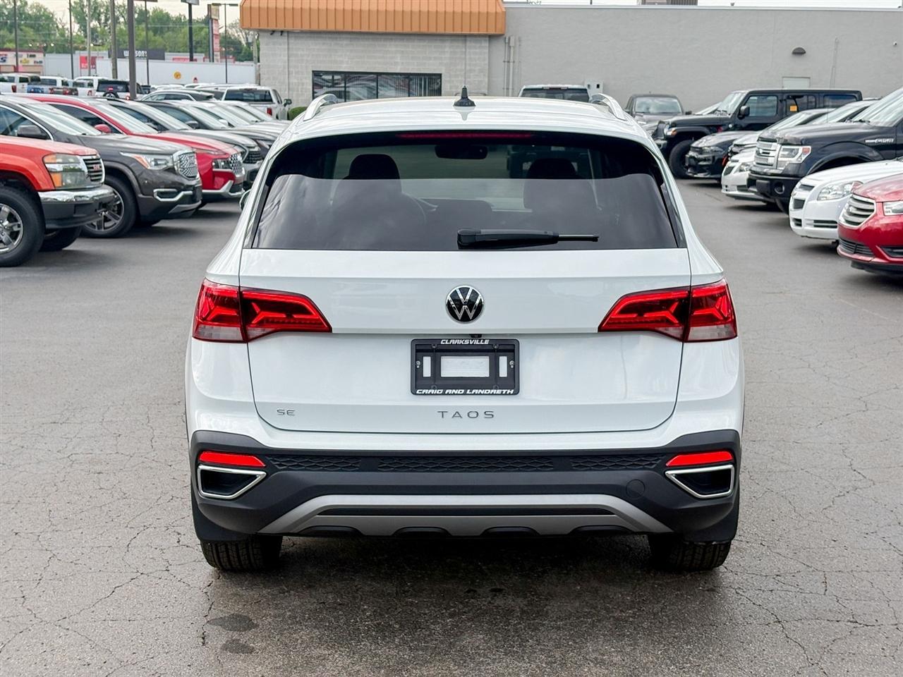 Volkswagen Taos  2024