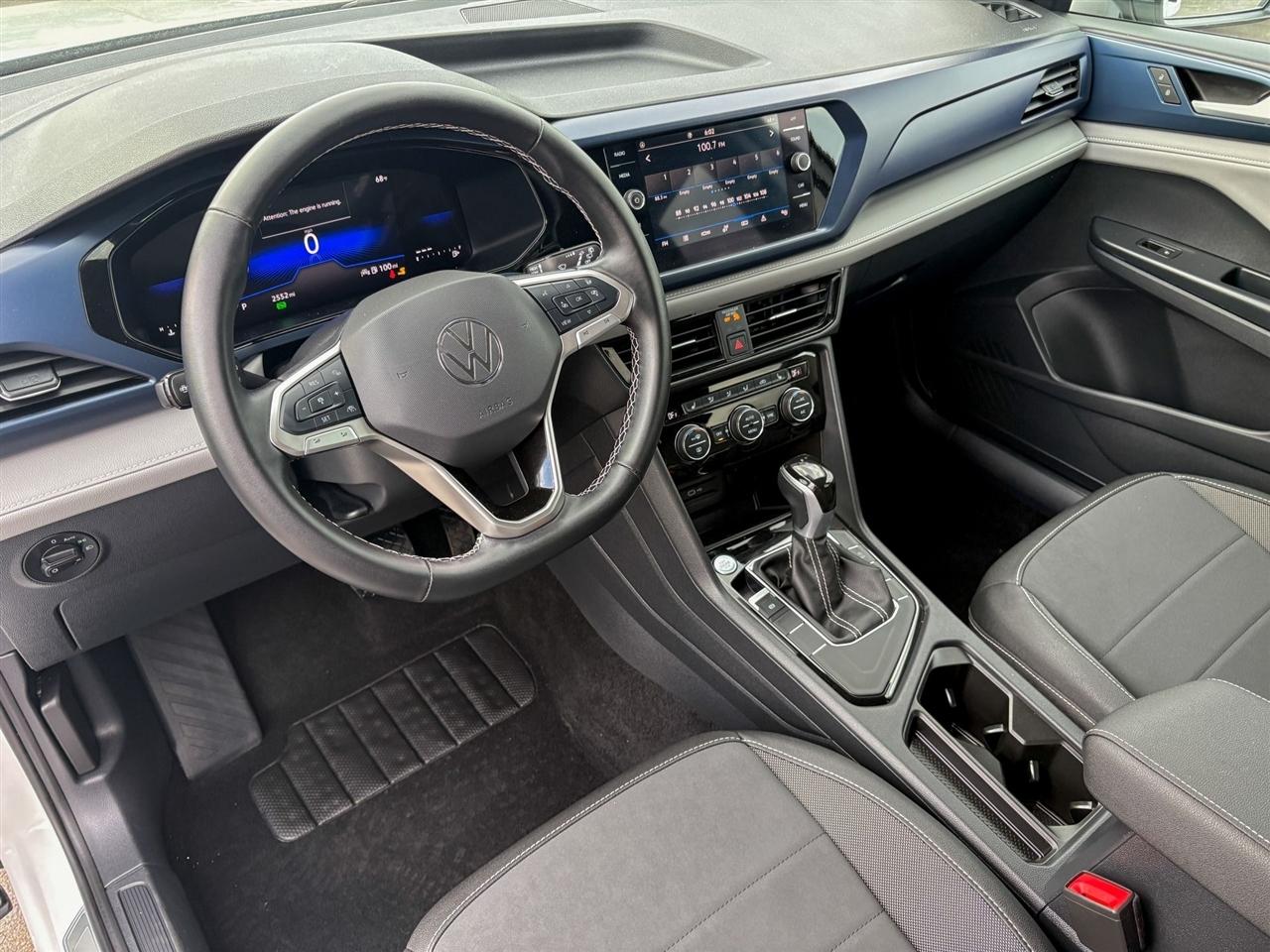 Volkswagen Taos  2024