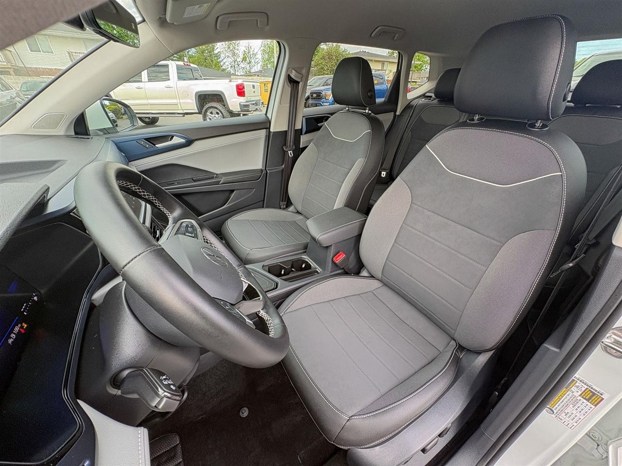 Volkswagen Taos  2024