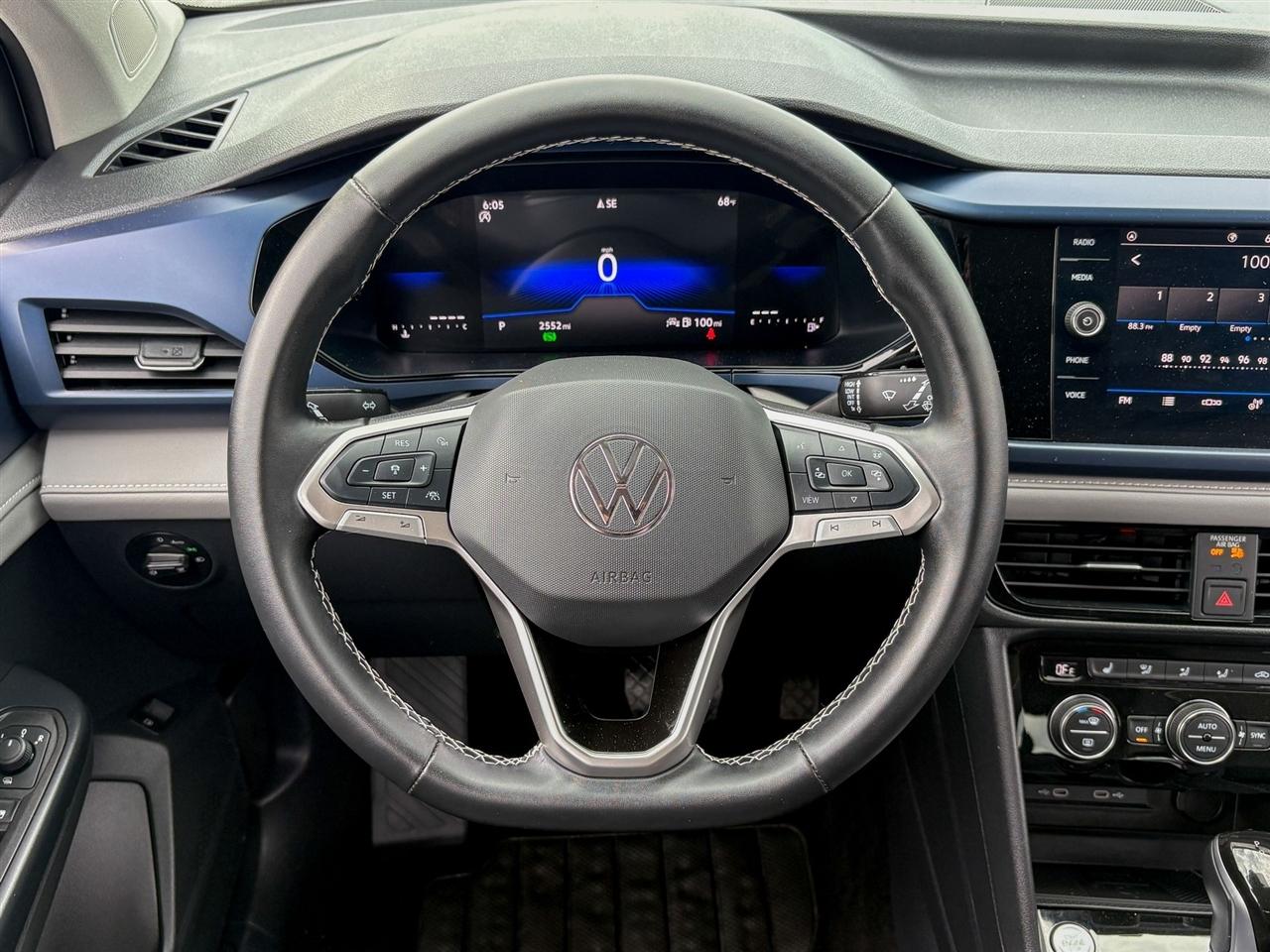 Volkswagen Taos  2024