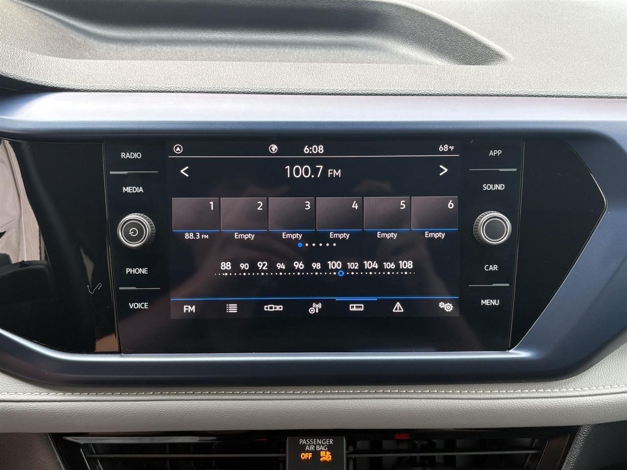 Volkswagen Taos  2024