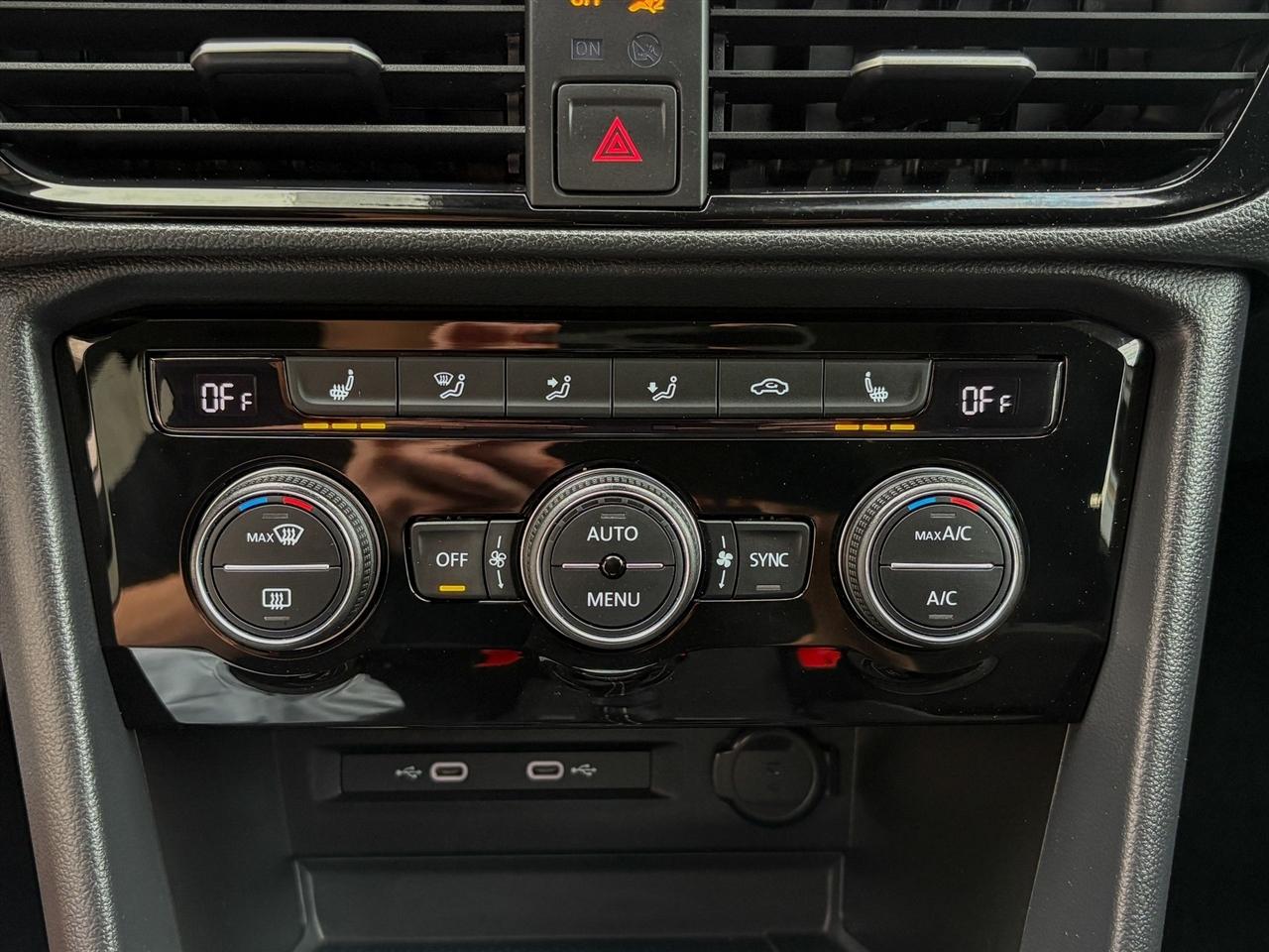 Volkswagen Taos  2024