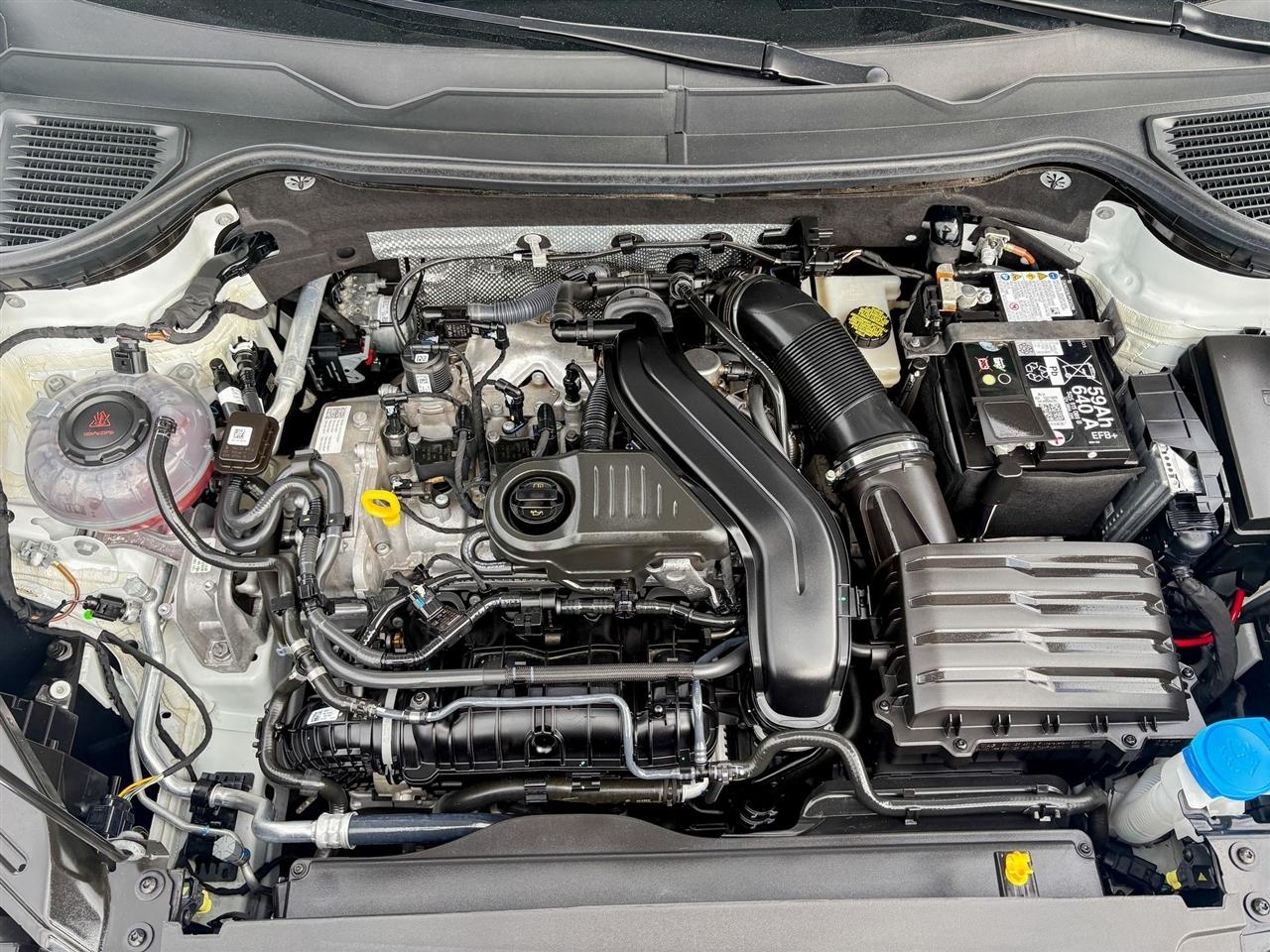 Volkswagen Taos  2024