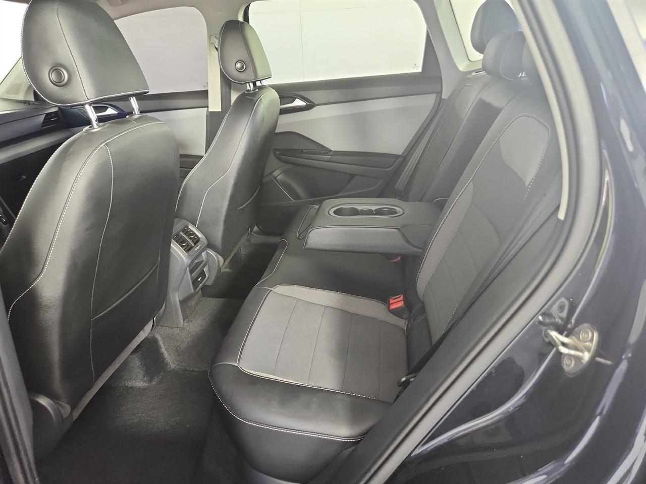 Volkswagen Taos  2022