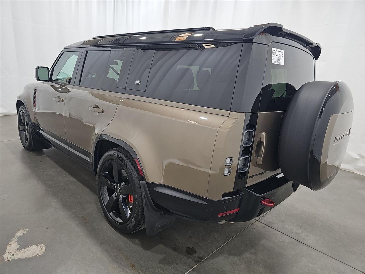 Land Rover Defender  2023