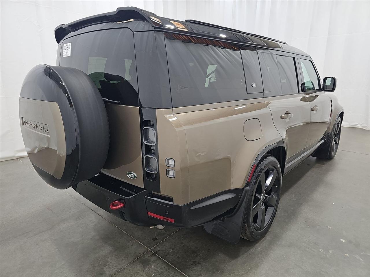 Land Rover Defender  2023