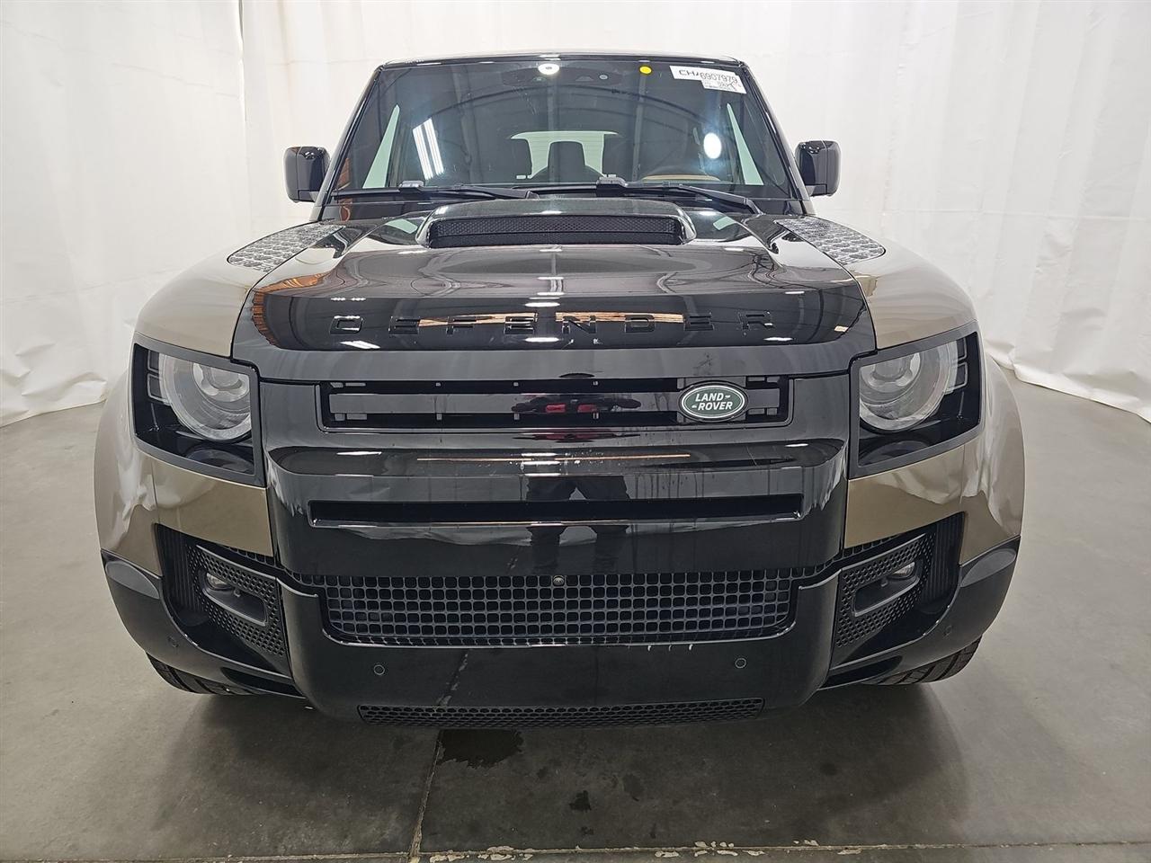 Land Rover Defender  2023