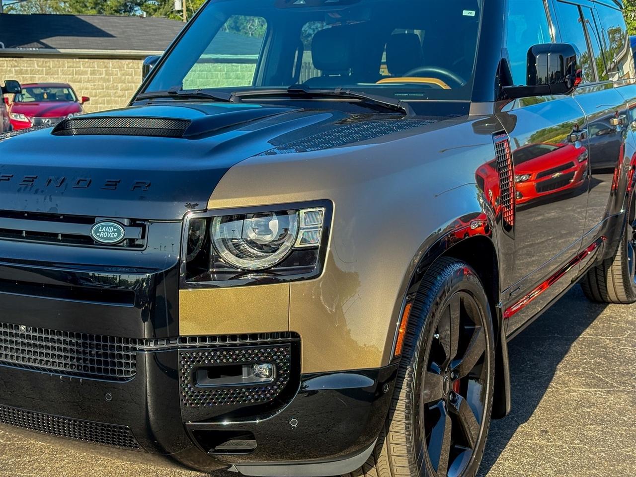 Land Rover Defender  2023