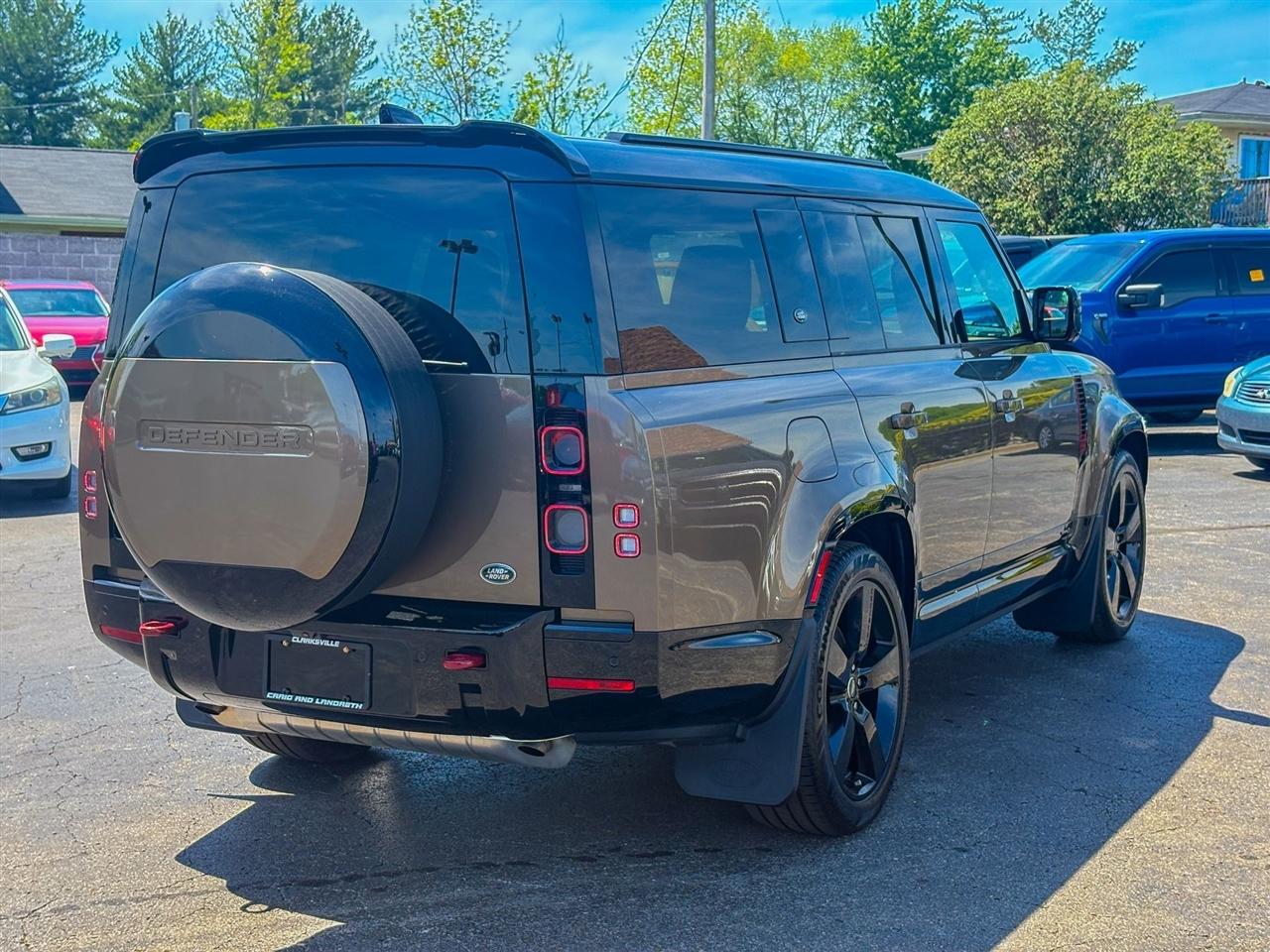 Land Rover Defender  2023
