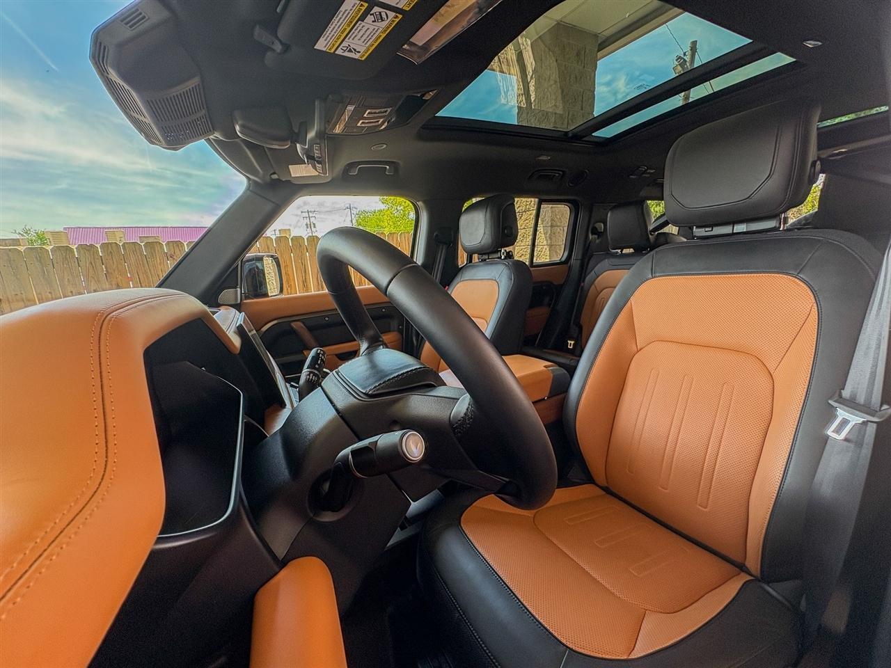 Land Rover Defender  2023