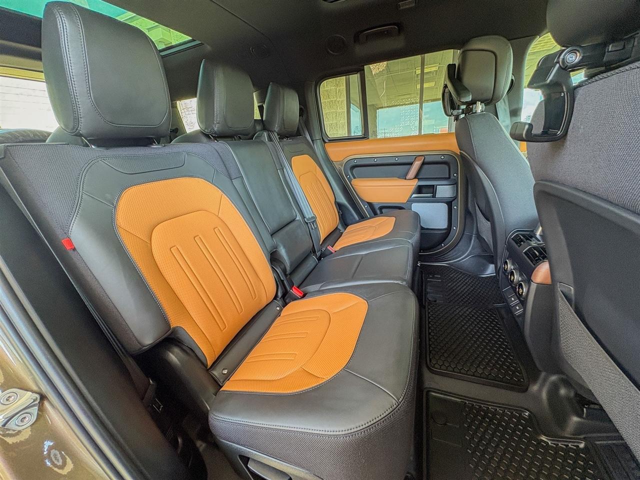 Land Rover Defender  2023
