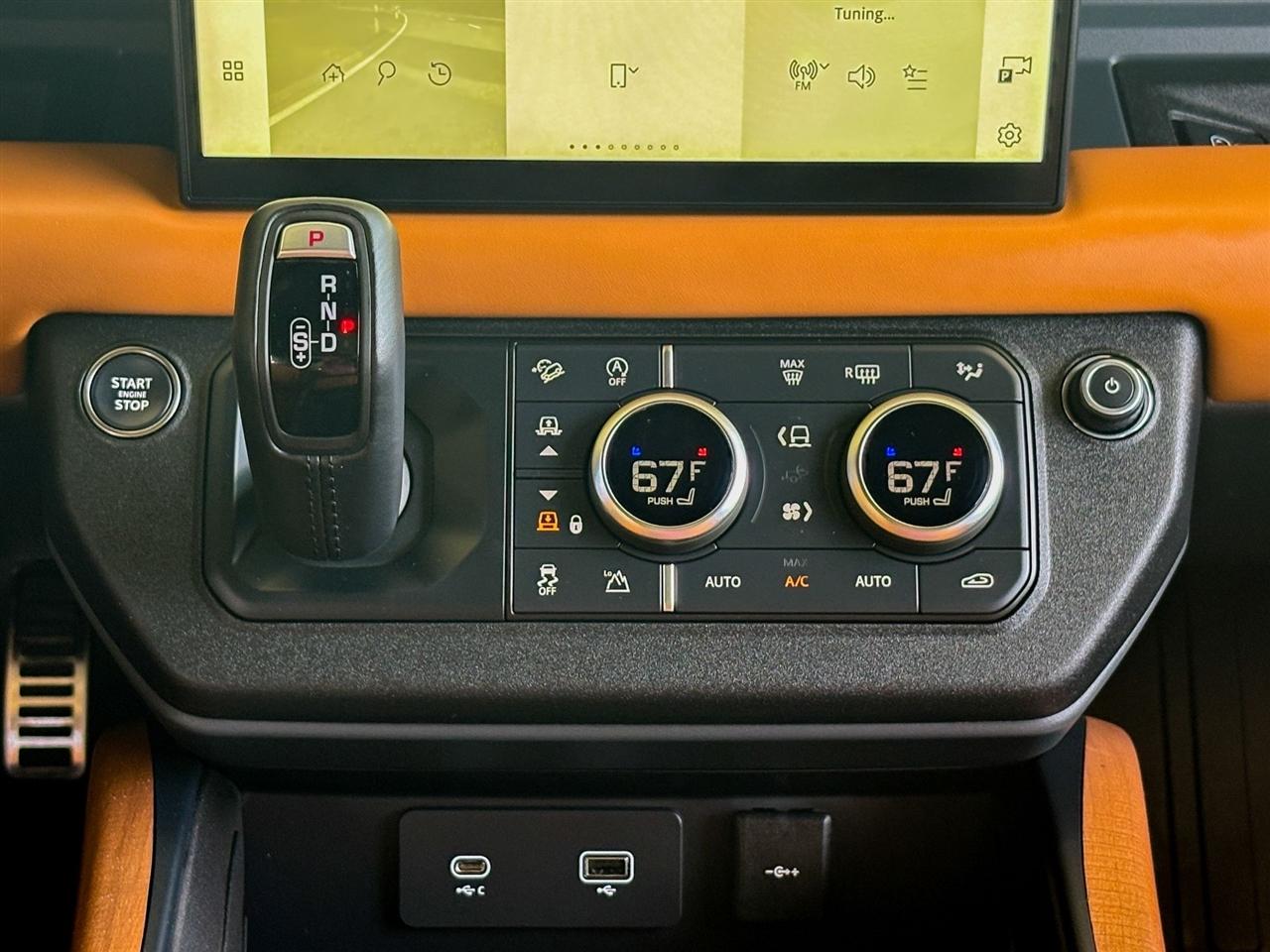 Land Rover Defender 130 X AWD 2023