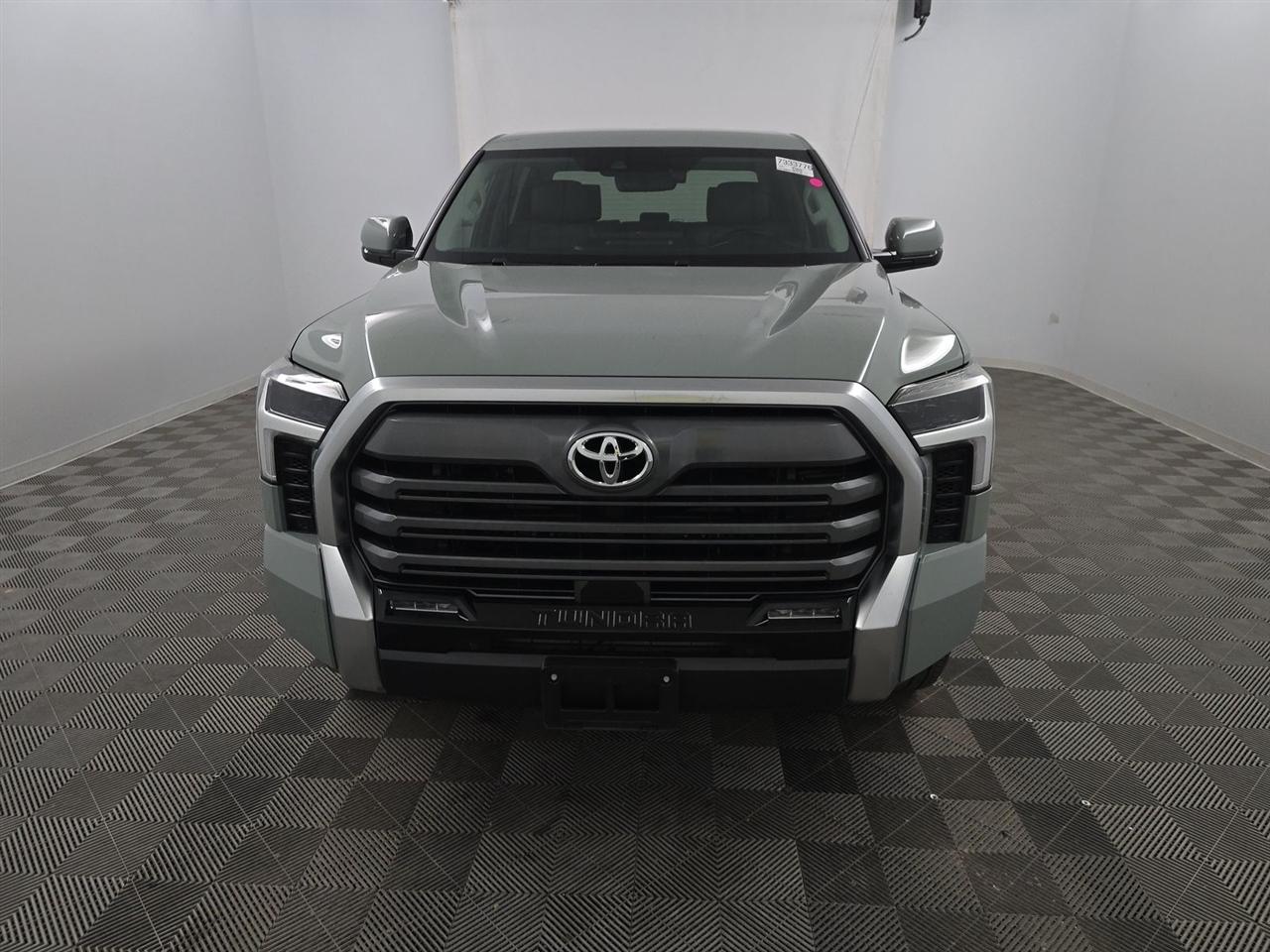 Toyota Tundra  2024