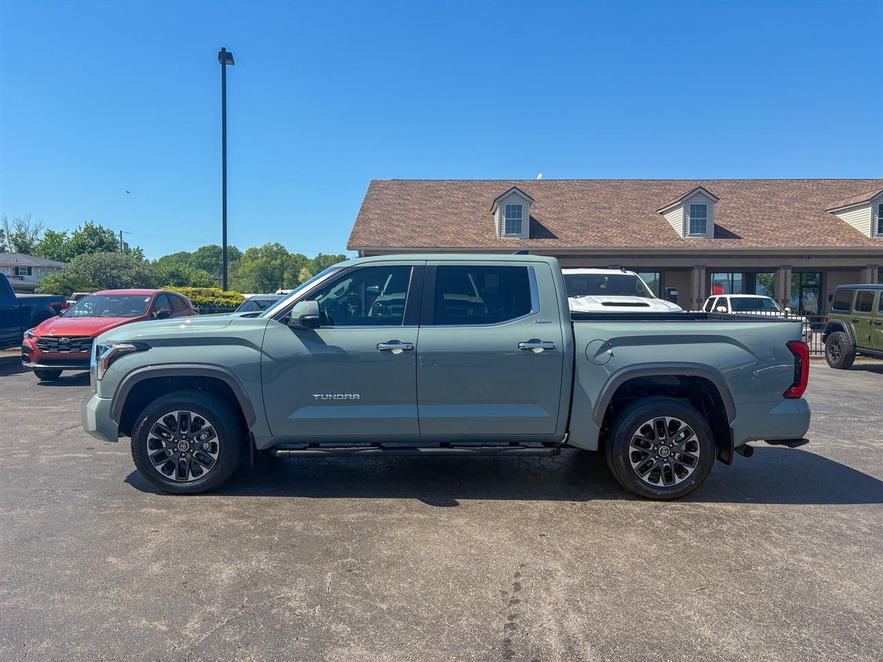 Toyota Tundra  2024