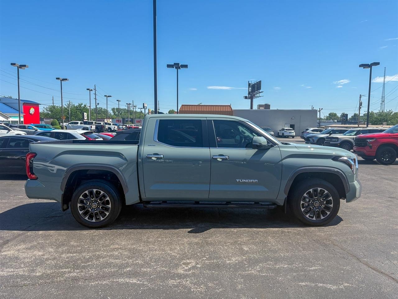 Toyota Tundra  2024