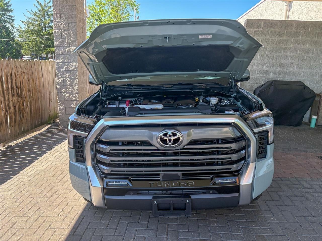 Toyota Tundra  2024