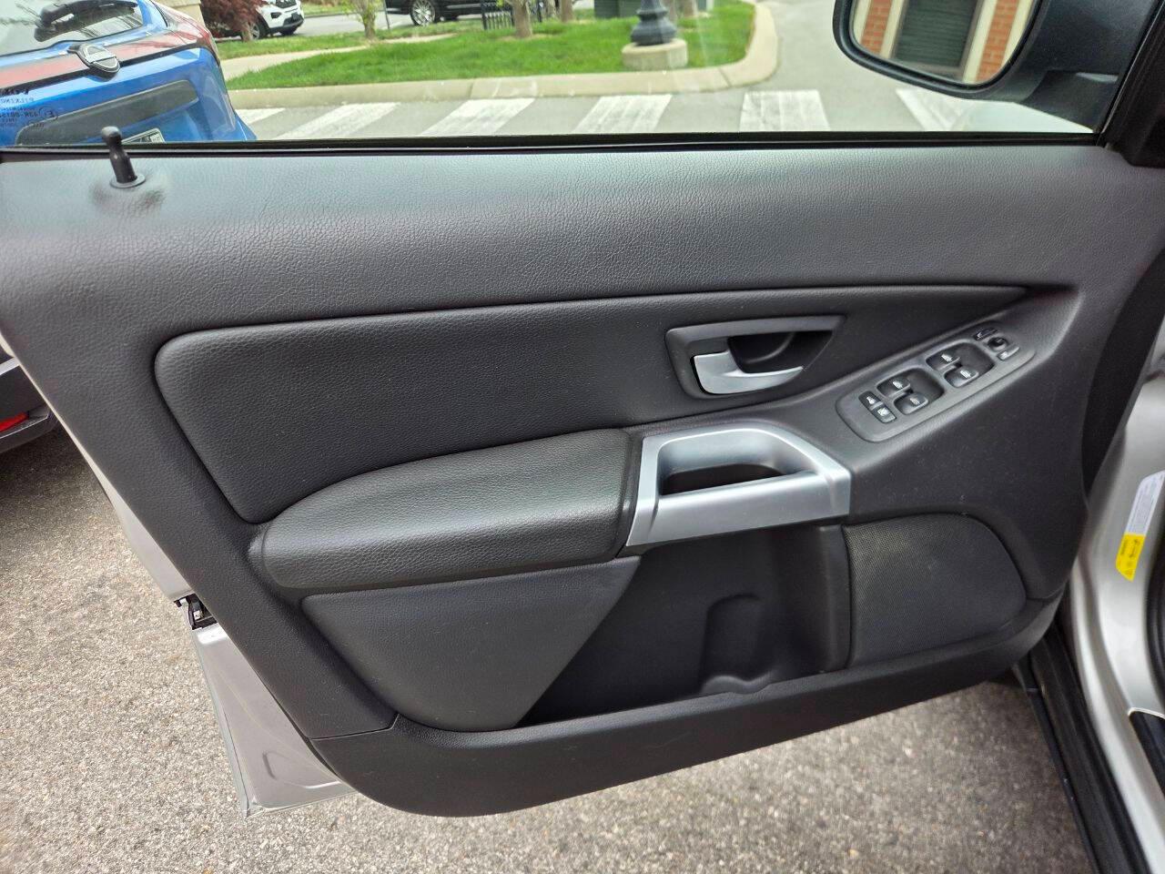 Volvo XC90 4.4L V8 AWD Auto 2006