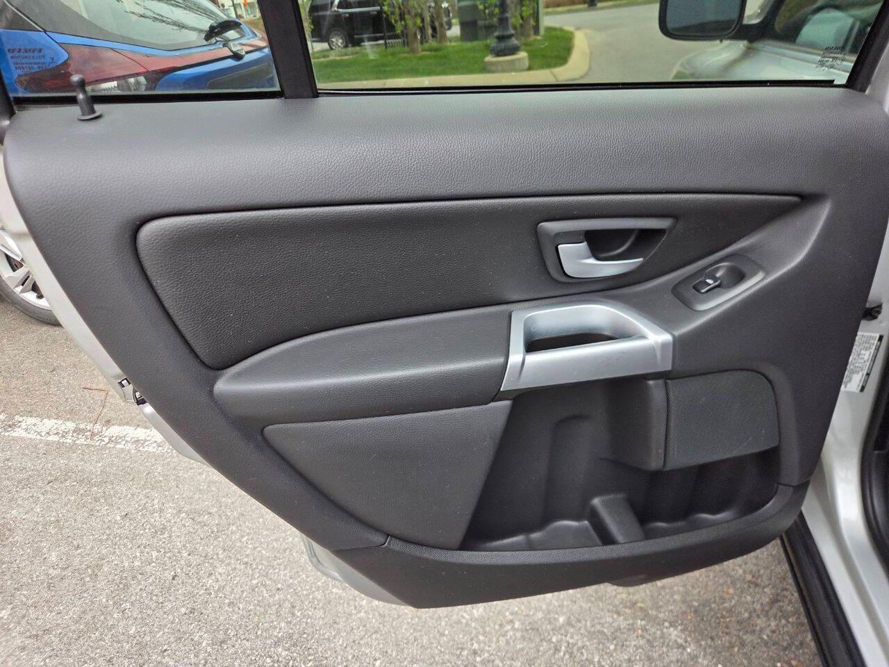 Volvo XC90 4.4L V8 AWD Auto 2006