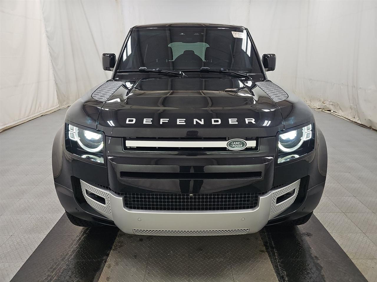 Land Rover Defender  2024