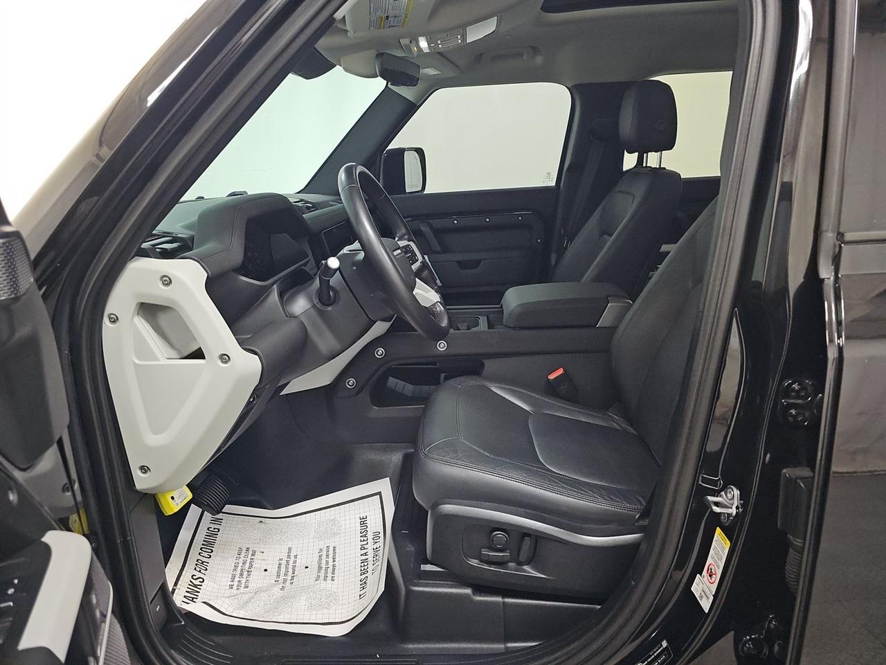 Land Rover Defender  2024