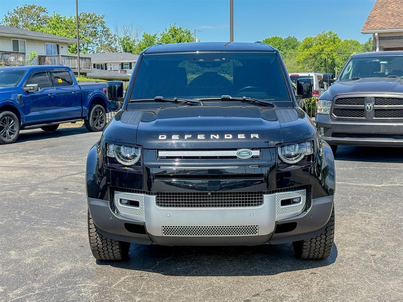 Land Rover Defender  2024