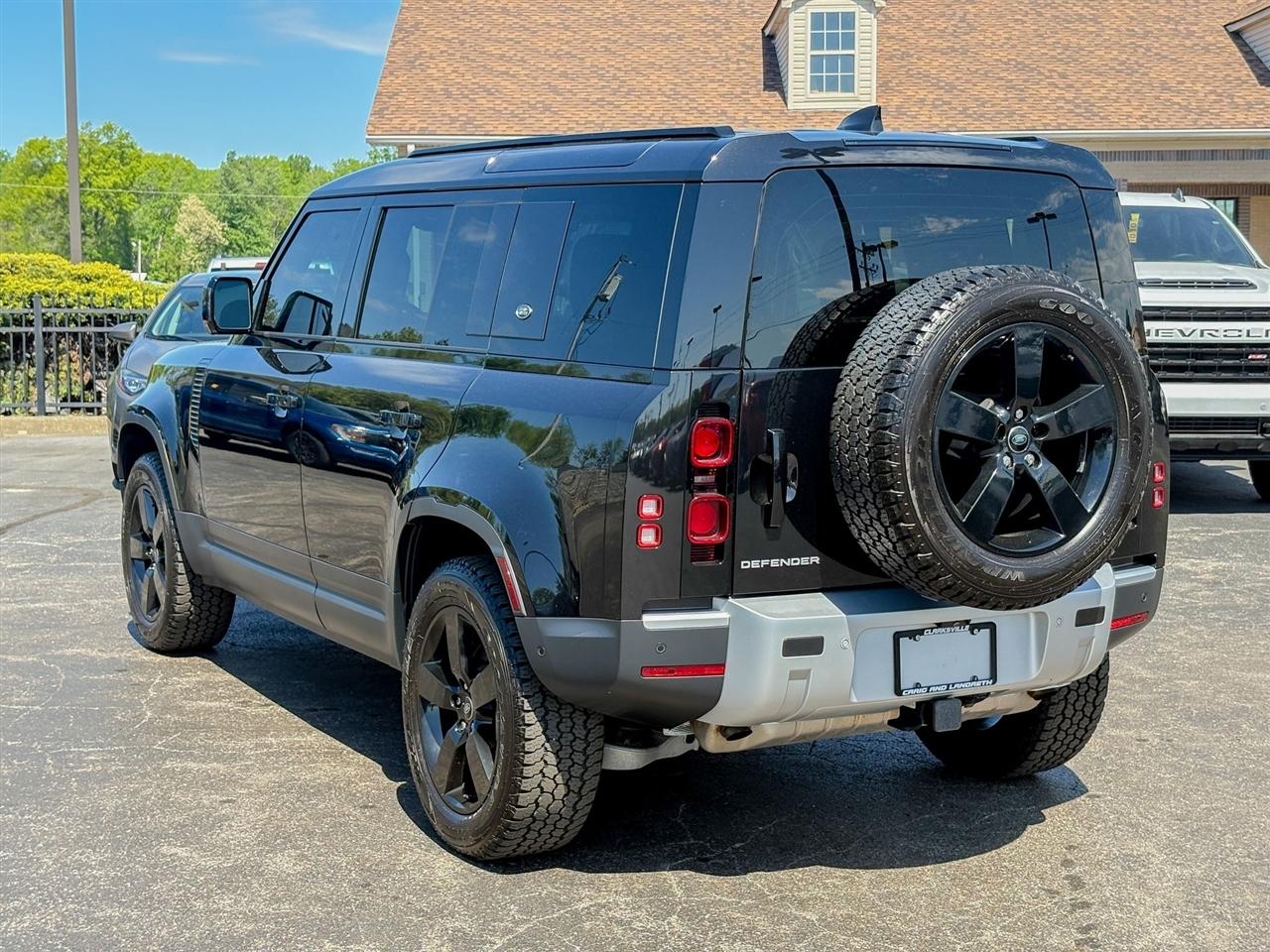 Land Rover Defender  2024