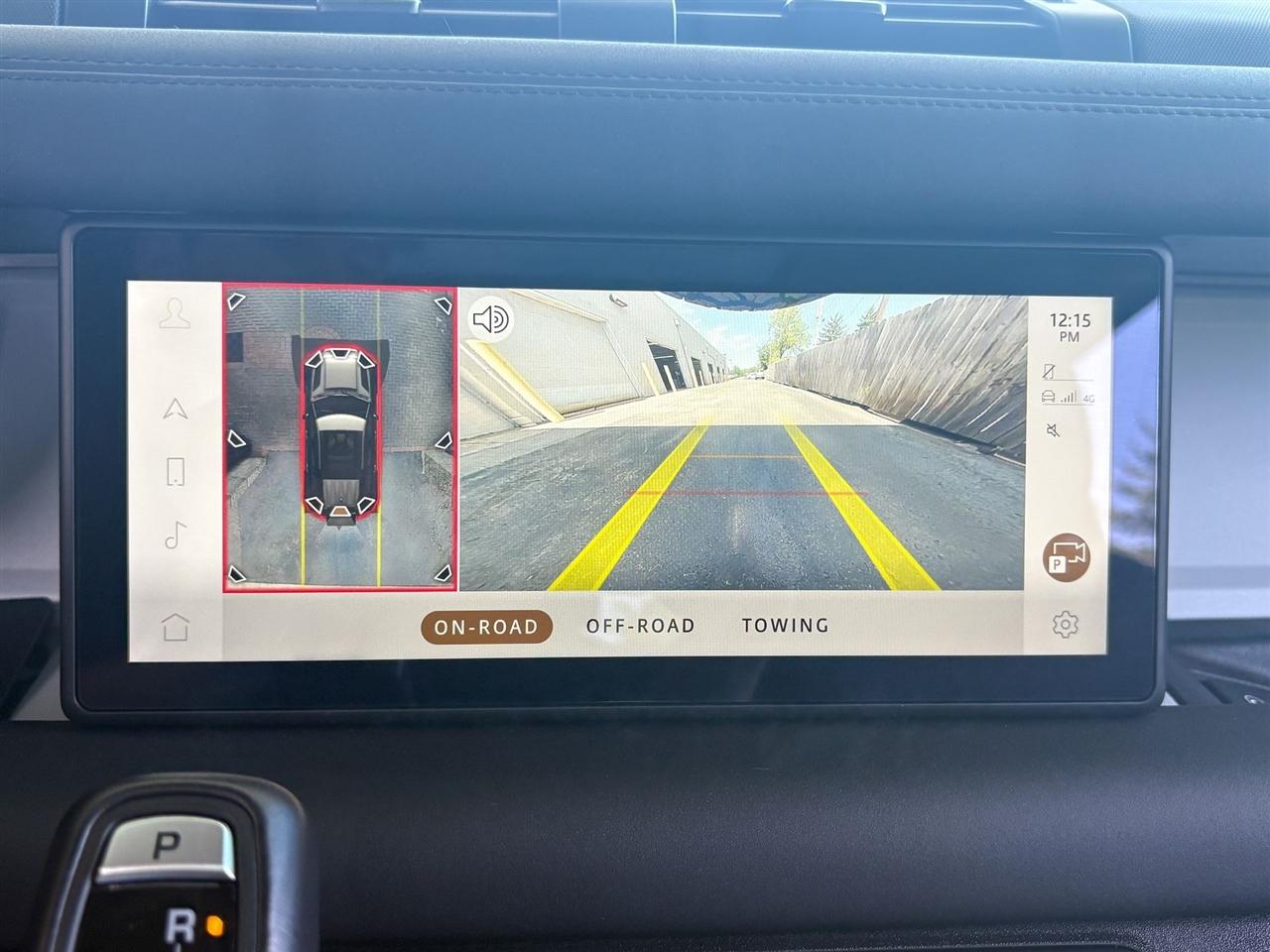 Land Rover Defender  2024